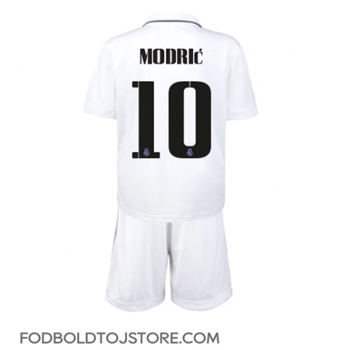 Real Madrid Luka Modric #10 Hjemmebanesæt Børn 2022-23 Kortærmet (+ Korte bukser)